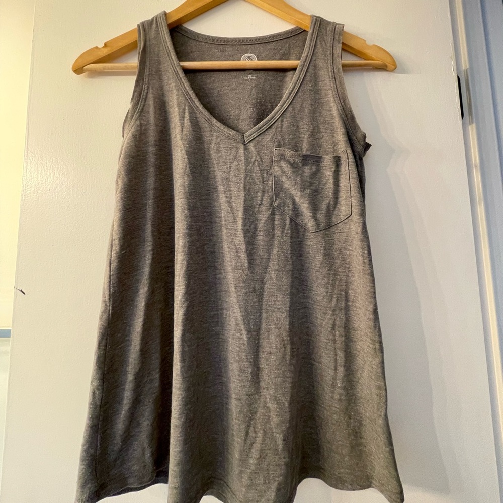 Simple cute grey tank